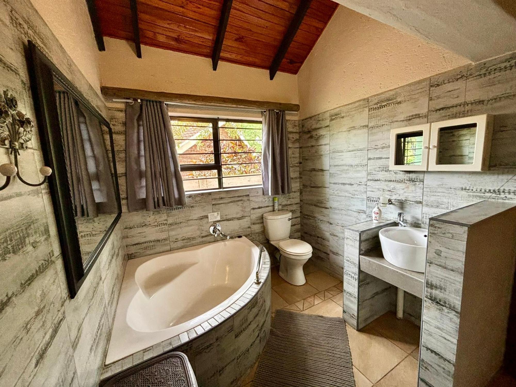 Boomhuisie Komatipoort Extérieur photo
